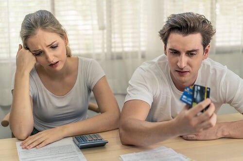 Relationship Problems And Solutions : Financial Stress