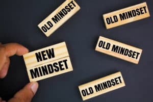 What is the difference between a fixed mindset and a growth mindset?